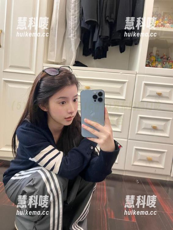 快速观看51cg10发布的热门吃瓜视频，少女们集合