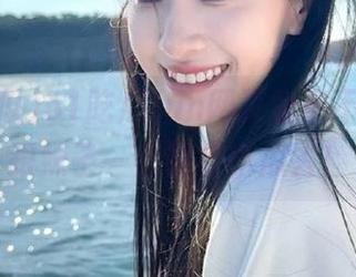 51吃瓜fun网页登录不复杂，跟妹子一起轻松吃瓜去！