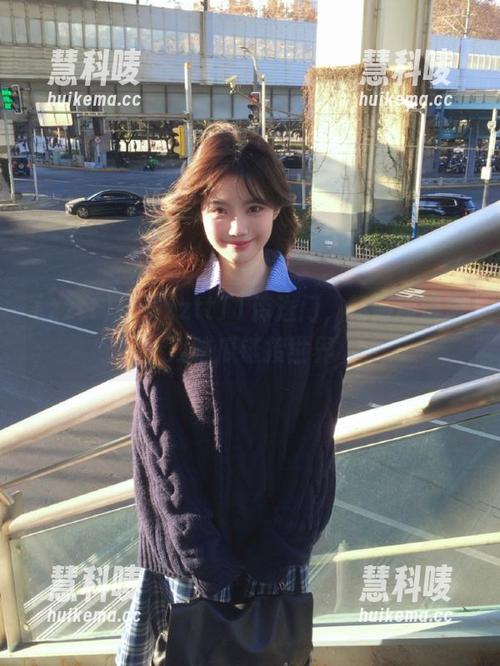 打开zztt11传送门，畅游动漫游戏吃瓜链接世界