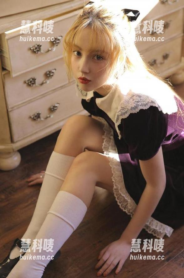 打开zzzttt传送门，少女带你捕捉最精彩瓜！