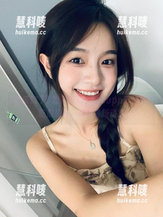 下载吃瓜17cgccapp直达热门吃瓜现场，速看最新动态