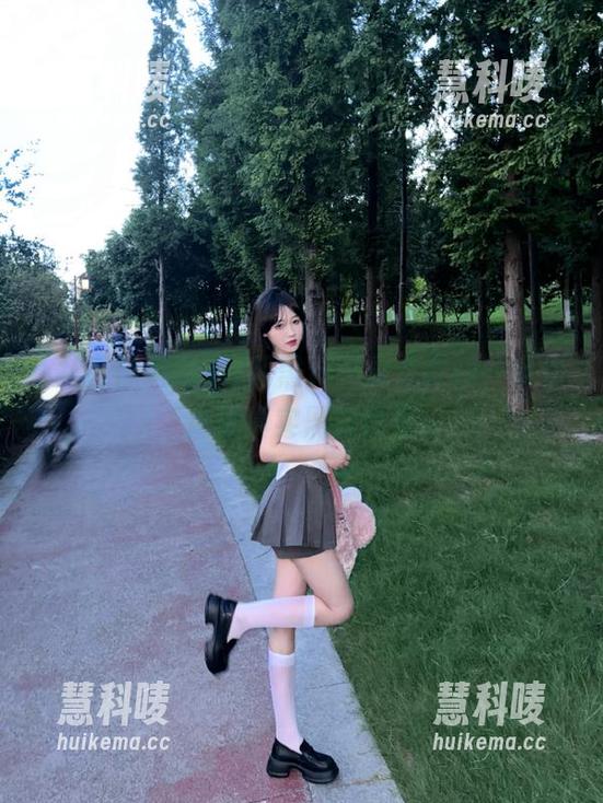 社区黑料网永久在线，带你体验真实黑料世界
