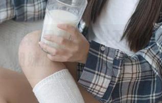 黑料网黑料不打烊免费上线，姐妹们一起吃瓜不打烊！